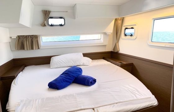 Lagoon 42