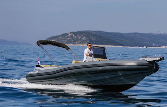 Marlin Boat Dynamic 790