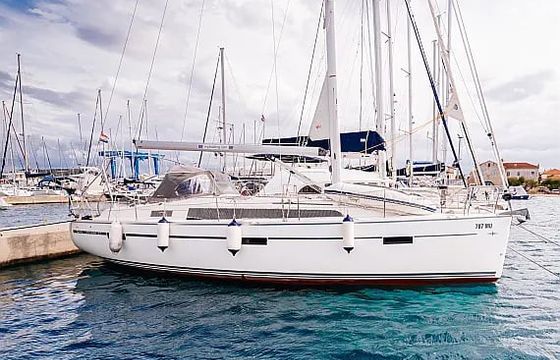 Bavaria Cruiser 37