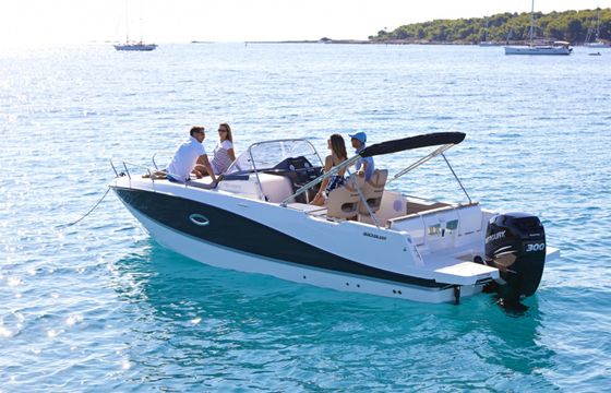 Quicksilver Activ 755 Sundeck