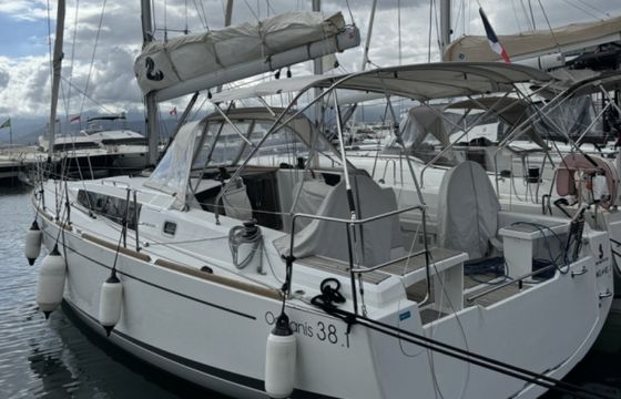 Bénéteau Oceanis 381