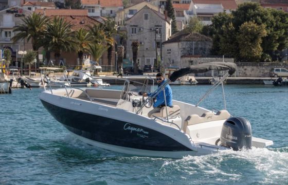 Speedy Cayman 585