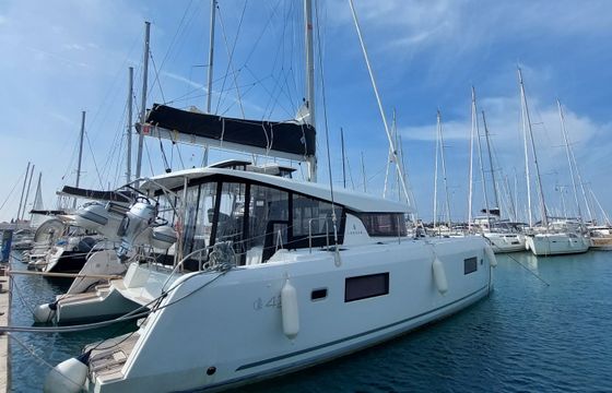 Lagoon 42
