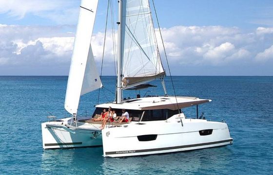 Fountaine Pajot Lucia 40
