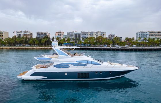 Azimut 64 Fly