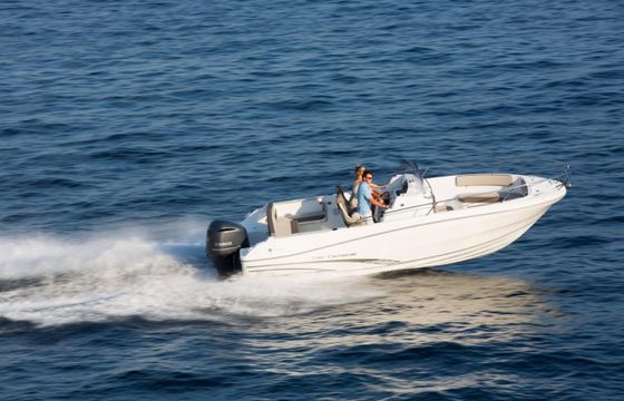 Jeanneau Cap Camarat 7.5 CC Serie 2