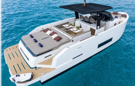 De Antonio Yacht D42