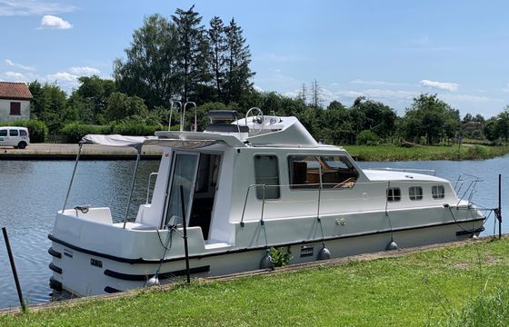 Triton 1050 Fly