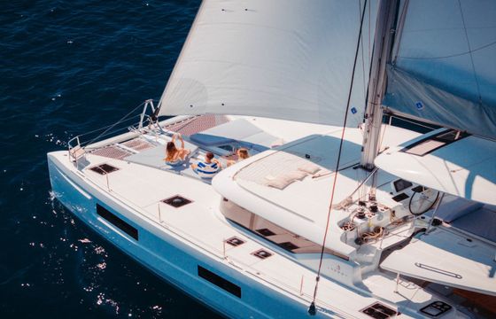 Lagoon 46 Owner's Version (LUXURY Equipped, SKIPPERED only)