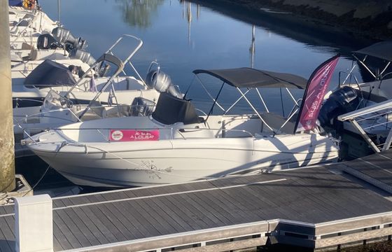 Jeanneau Cap Camarat 7.5 CC