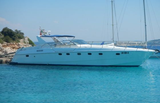 Ferretti Altura 52