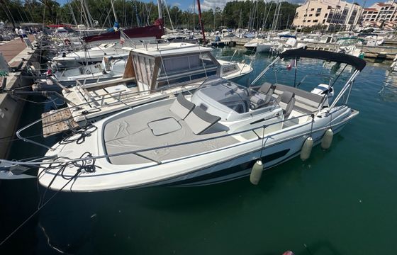 Jeanneau Cap Camarat 7.5 WA Serie 2