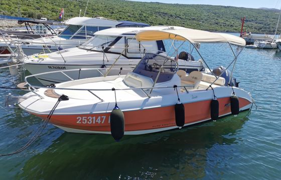 Sessa Marine Key Largo 20 Deck
