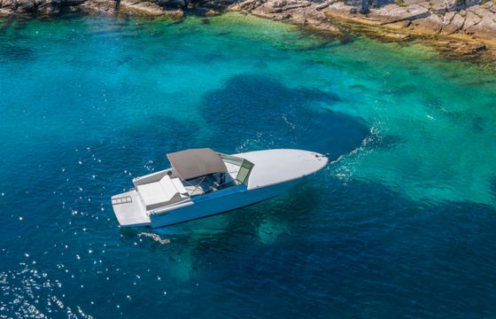 Tornado 38 Flush Deck