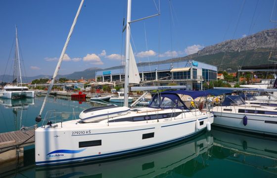 Bavaria C38