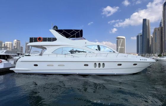 Majesty Yachts 70