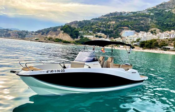 Quicksilver Activ 605 Open