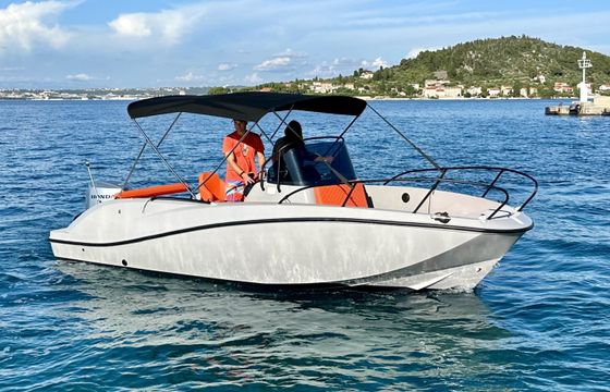 Quicksilver Activ 675 Open