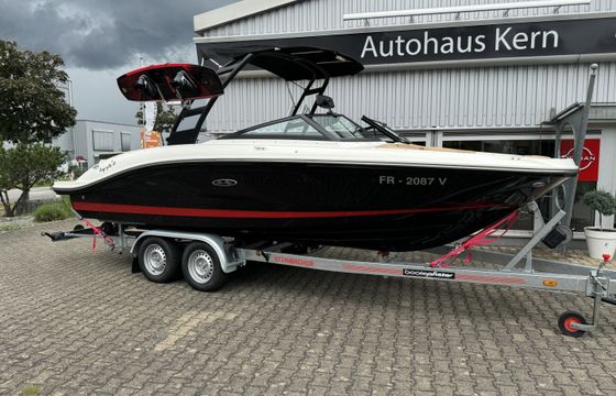 Sea Ray SPX 210