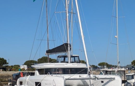 Lagoon 43