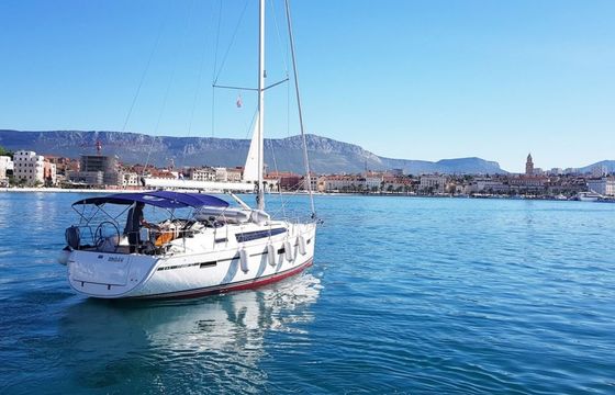 Bavaria Cruiser 37