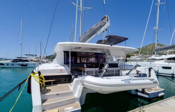 Fountaine Pajot Astrea 42