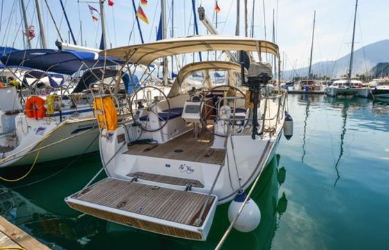 Bavaria Cruiser 37