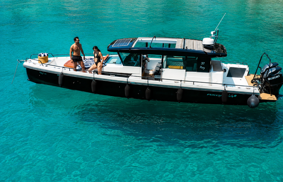 Axopar 37 XC Cross Cabin