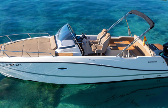 Quicksilver Activ 755 Sundeck