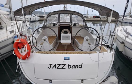 Bavaria Cruiser 37