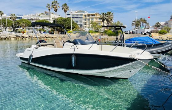 Quicksilver Activ 675 Open