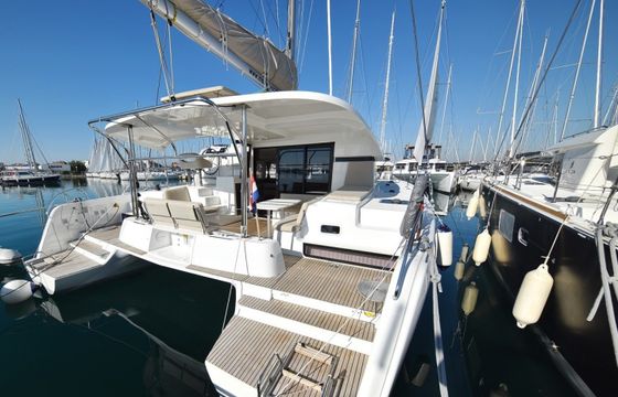 Lagoon 42