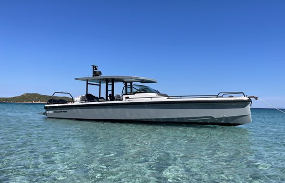 Axopar 37 T-Top