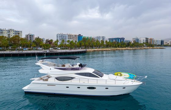 Ferretti 550