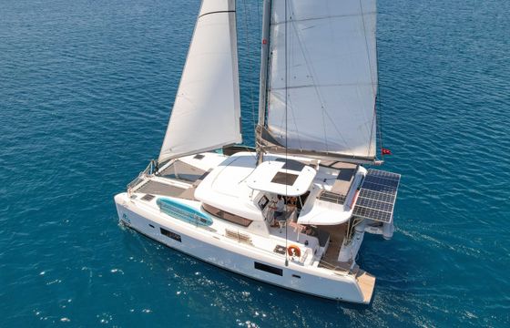 Lagoon 42