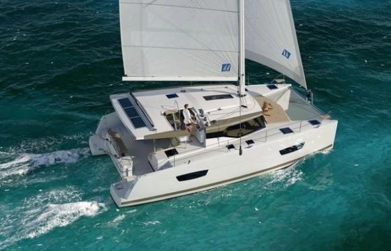Fountaine Pajot Lucia 40