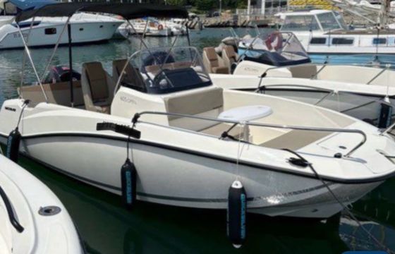 Quicksilver Activ 605 Open