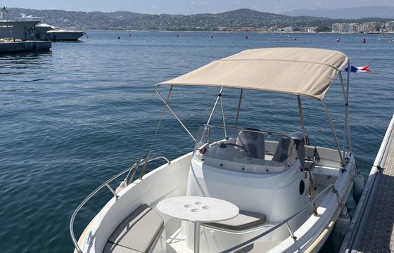 Jeanneau Cap Camarat 5.5 CC Serie 2 Style
