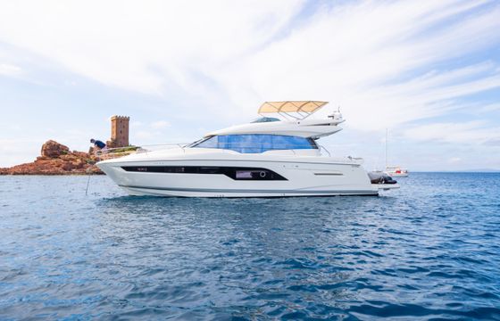 Prestige Yachts 630s
