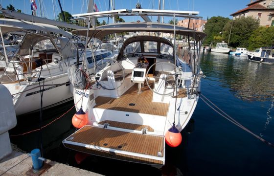 Bavaria Cruiser 37