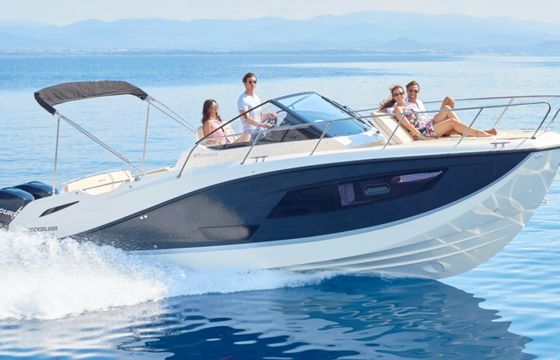 Quicksilver Activ 875 Sundeck