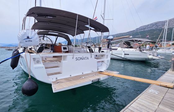 Dufour 470