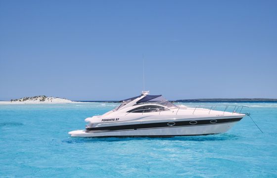 Pershing 37