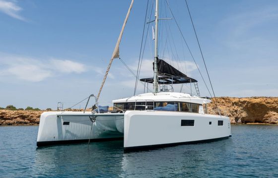 Lagoon 52