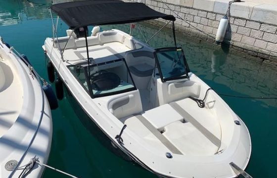 Bayliner E7
