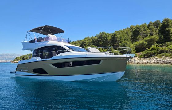 Sealine F430