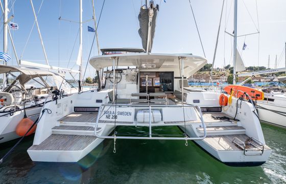 Lagoon 42
