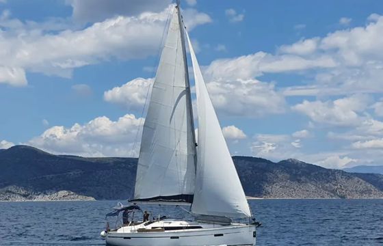 Bavaria 37