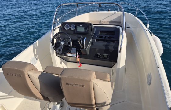 Quicksilver Activ 605 Open
