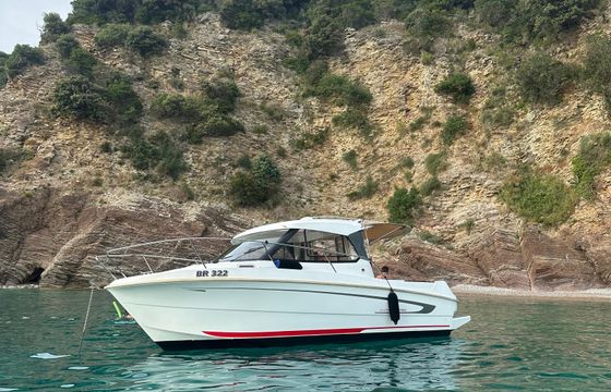 Bénéteau Antares 780